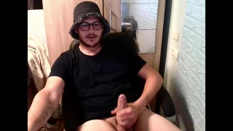 Snapshot of younromki chatting on May 31, 9:27 pm A... online show from May 31, 9:27 pm