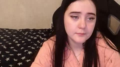 your_8a8y online show from December 4, 6:06 pm