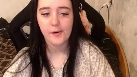 your_8a8y online show from September 24, 7:33 am