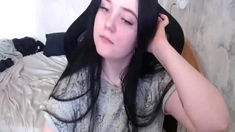 Snapshot of your_8a8y chatting on April 28, 8:30 am your_8a8y online show from April 28, 8:30 am
