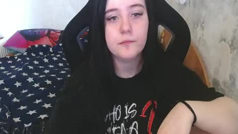 Snapshot of your_8a8y chatting on May 7, 10:53 am your_8a8y online show from May 7, 10:53 am