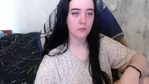 Snapshot of your_8a8y chatting on May 18, 8:31 am your_8a8y online show from May 18, 8:31 am