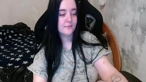 Snapshot of your_8a8y chatting on May 21, 5:53 pm your_8a8y online show from May 21, 5:53 pm