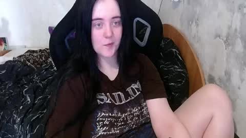 Snapshot of your_8a8y chatting on May 24, 1:27 pm your_8a8y online show from May 24, 1:27 pm