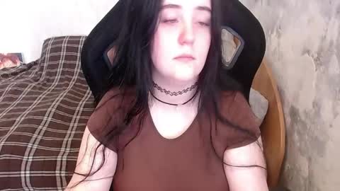Snapshot of your_8a8y chatting on June 9, 2:39 pm your_8a8y online show from June 9, 2:39 pm