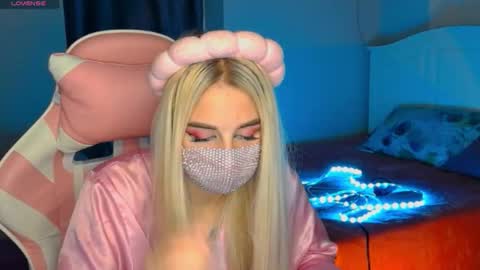 Snapshot of your___barbie chatting on January 7, 5:54 am Barbie online show from January 7, 5:54 am