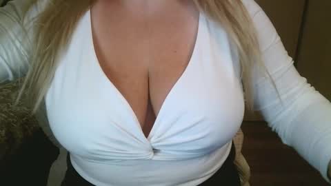 Maria Love online show from February 3, 6:40 am