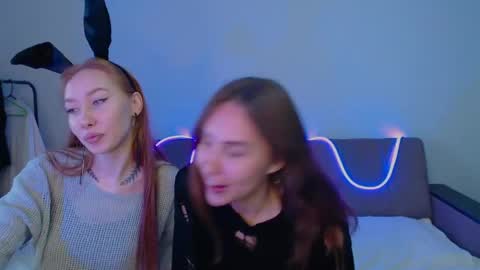 Snapshot of your_ameliaa chatting on April 23, 12:29 pm Amelia online show from April 23, 12:29 pm