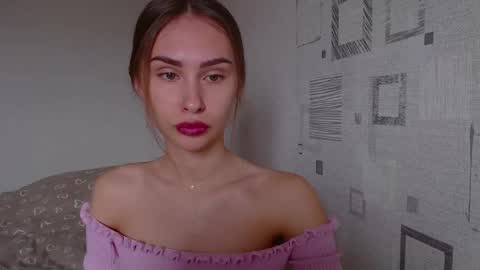 Snapshot of your_ameliaa chatting on April 28, 7:57 am Amelia online show from April 28, 7:57 am