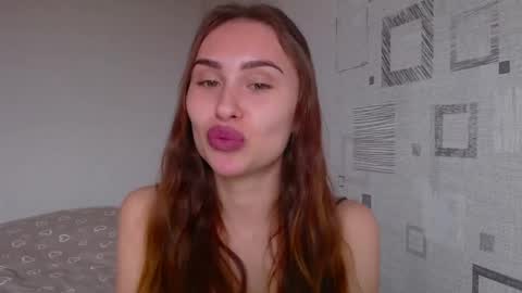 Snapshot of your_ameliaa chatting on May 1, 9:36 am Amelia online show from May 1, 9:36 am