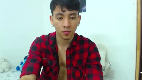 Snapshot of your_boy_hot chatting on April 24, 1:02 pm your boy online show from April 24, 1:02 pm