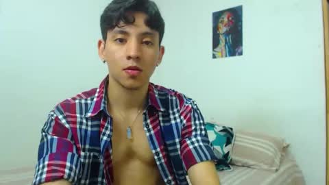 Snapshot of your_boy_hot chatting on May 12, 11:40 am your boy online show from May 12, 11:40 am