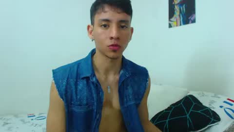 Snapshot of your_boy_hot chatting on July 3, 11:38 am your boy online show from July 3, 11:38 am