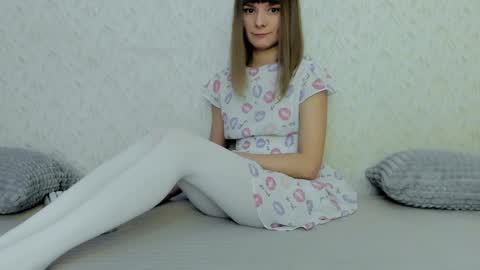 Lily online show from December 4, 5:27 am