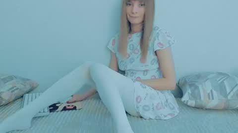 Lily online show from October 12, 3:27 am