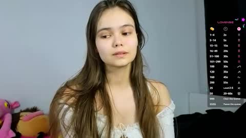 Julia Next stream  online show from March 19, 4:33 pm