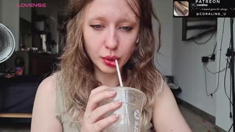 Snapshot of your_coraline_ chatting on January 14, 7:59 am your_coraline_ online show from January 14, 7:59 am