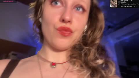 Snapshot of your_coraline_ chatting on January 19, 4:14 pm your_coraline_ online show from January 19, 4:14 pm