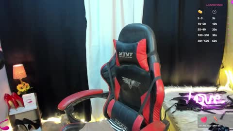 Snapshot of your_dreamasian chatting on February 2, 12:51 am YourSeductiveWife online show from February 2, 12:51 am