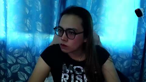 your_dreamgirlxxx69 online show from October 19, 11:38 pm