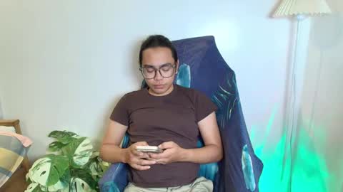 Snapshot of your_dreamgirlxxx69 chatting on May 3, 4:51 am your_dreamgirlxxx69 online show from May 3, 4:51 am