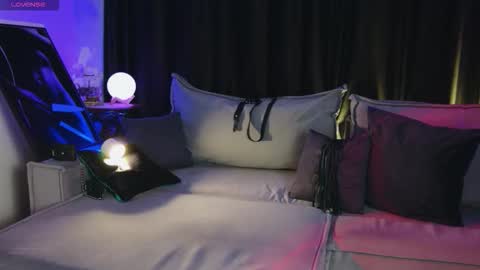 Goddess Alana online show from November 10, 8:13 am