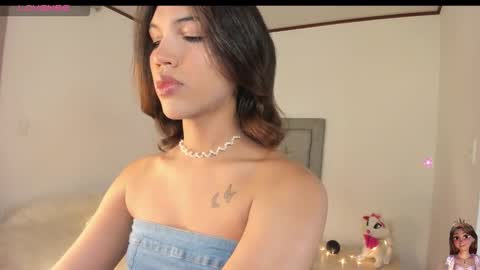 Snapshot of your_favorite_doll_ chatting on February 3, 12:09 am Eliza online show from February 3, 12:09 am