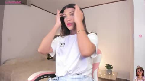 Snapshot of your_favorite_doll_ chatting on February 27, 12:49 pm Eliza online show from February 27, 12:49 pm