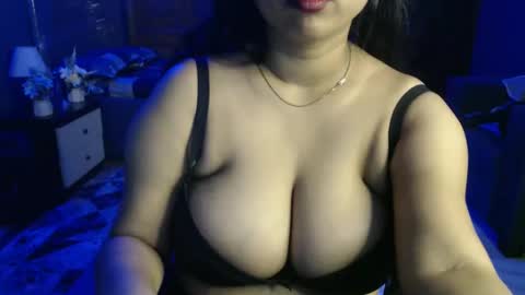 Snapshot of your_ishaa chatting on May 12, 7:00 pm Isha online show from May 12, 7:00 pm