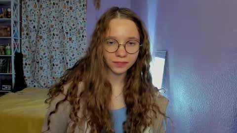 Snapshot of your_leslie chatting on September 23, 11:19 pm Leslie online show from September 23, 11:19 pm