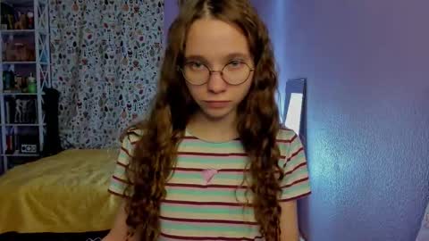 Snapshot of your_leslie chatting on November 5, 10:43 pm Leslie online show from November 5, 10:43 pm