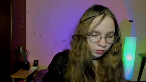 Leslie online show from March 30, 7:48 pm