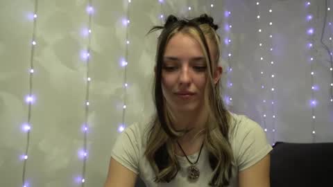 Meri  online show from March 31, 7:58 pm