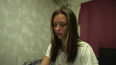 Snapshot of your_little_flexible_girl chatting on July 4, 8:37 pm Meri online show from July 4, 8:37 pm