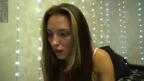 Snapshot of your_little_flexible_girl chatting on July 21, 7:49 pm Meri online show from July 21, 7:49 pm