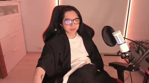 Han   online show from January 8, 11:51 pm