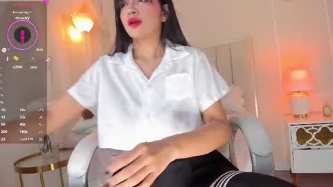 Snapshot of your_petite18 chatting on July 15, 11:43 pm your_petite18 online show from July 15, 11:43 pm