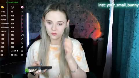 Snapshot of your_small_bunny chatting on May 5, 2:08 am Molly online show from May 5, 2:08 am