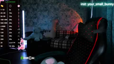 Snapshot of your_small_bunny chatting on May 26, 2:07 am Molly online show from May 26, 2:07 am