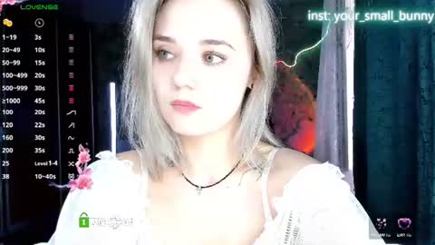 Snapshot of your_small_bunny chatting on July 19, 2:04 am Molly online show from July 19, 2:04 am
