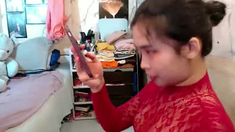 Snapshot of your_twinkletoes18 chatting on May 2, 1:27 pm your_twinkletoes18 online show from May 2, 1:27 pm
