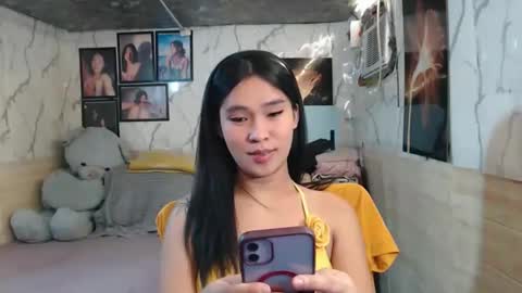 Snapshot of your_twinkletoes18 chatting on May 6, 12:21 pm your_twinkletoes18 online show from May 6, 12:21 pm