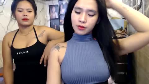 Snapshot of your_twinkletoes18 chatting on May 13, 2:09 am your_twinkletoes18 online show from May 13, 2:09 am