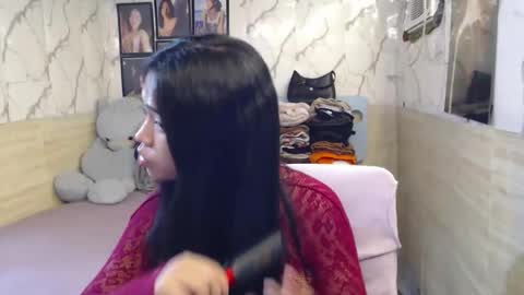 Snapshot of your_twinkletoes18 chatting on May 18, 5:02 am your_twinkletoes18 online show from May 18, 5:02 am