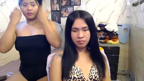 Snapshot of your_twinkletoes18 chatting on May 23, 5:06 pm your_twinkletoes18 online show from May 23, 5:06 pm