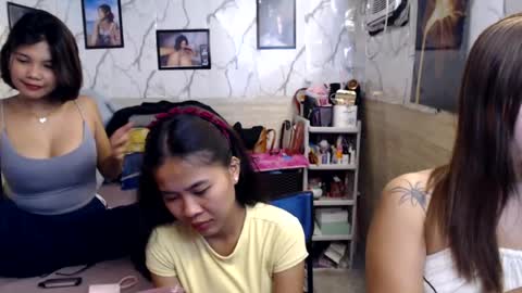 Snapshot of your_twinkletoes18 chatting on July 10, 7:49 pm your_twinkletoes18 online show from July 10, 7:49 pm