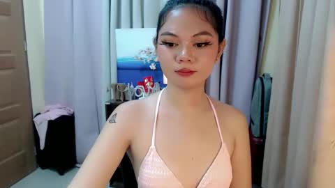 Snapshot of yourangelictransgirl chatting on December 10, 6:28 pm Hi its me Yna online show from December 10, 6:28 pm