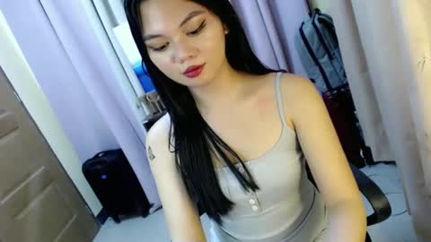 Snapshot of yourangelictransgirl chatting on December 12, 6:21 pm Hi its me Yna online show from December 12, 6:21 pm