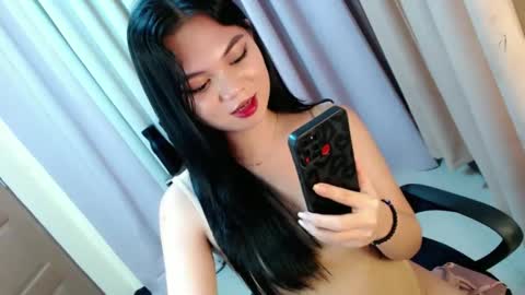 Snapshot of yourangelictransgirl chatting on December 17, 6:09 pm Hi its me Yna online show from December 17, 6:09 pm