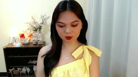 Snapshot of yourangelictransgirl chatting on February 23, 12:37 pm Hi its me Yna online show from February 23, 12:37 pm
